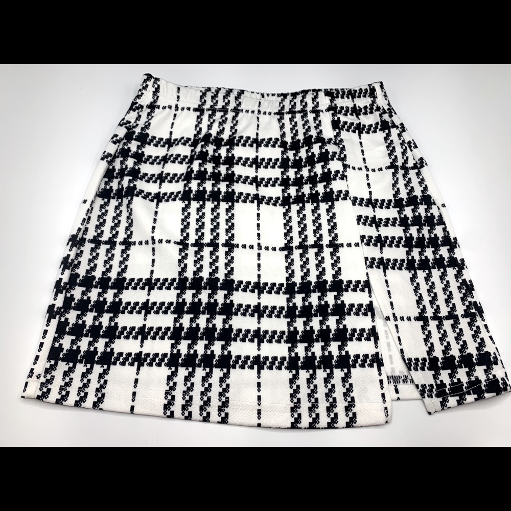 SHEIN White Plaid A-Line Mini Skirt with side slit